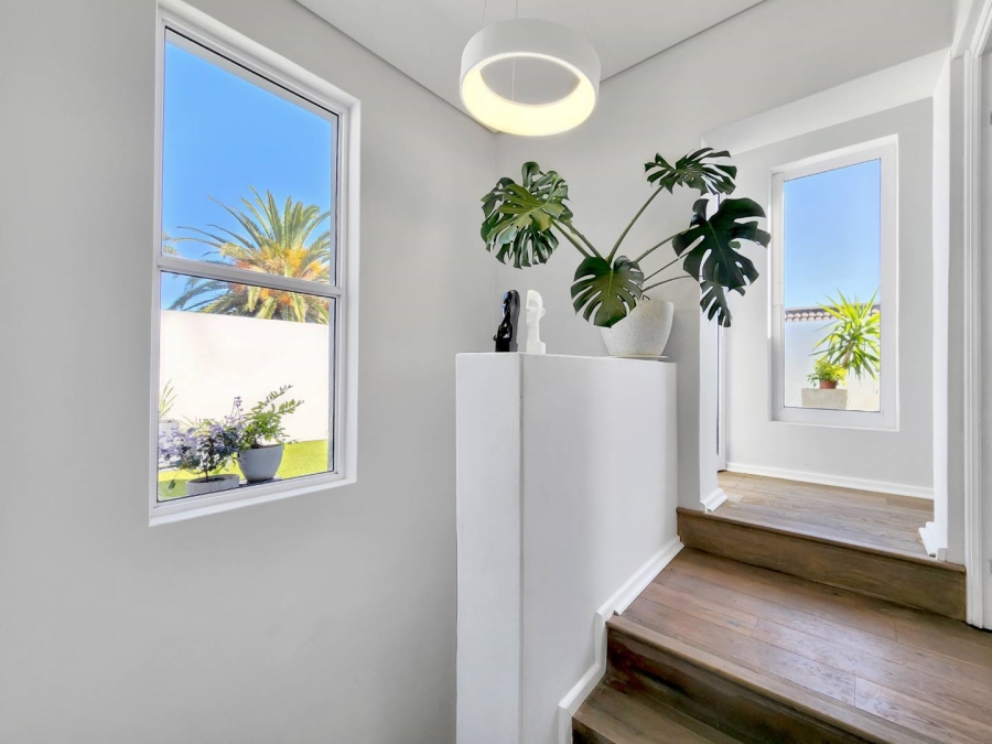 3 Bedroom Property for Sale in Fresnaye Western Cape